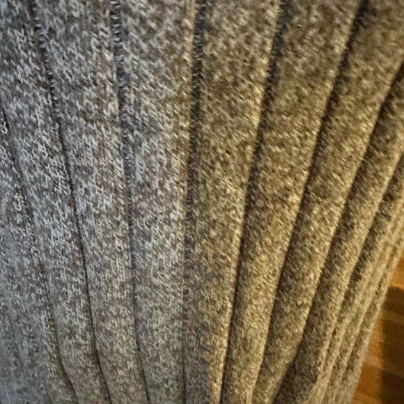 Oscar de la Renta Grey Cable Knit Sweater – Size L - Picture 7 of 8